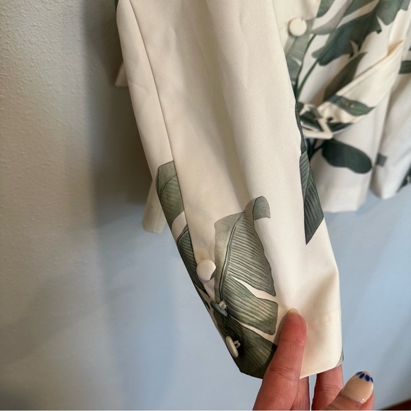 618 Palm Print Belted Blazer Jacket - Picture 7 of 16